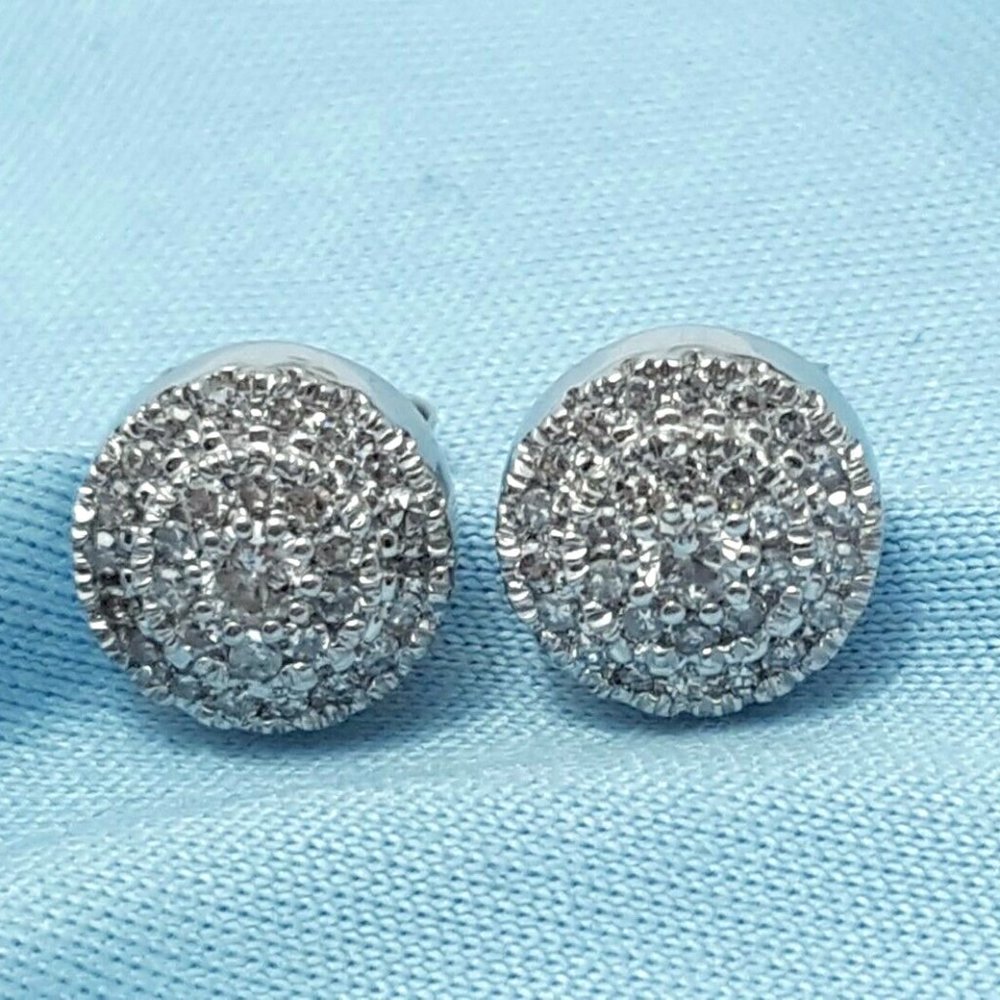 Beautiful 10K Karat White Gold Designer Round Diamond Stud Earrings w/ Backings
